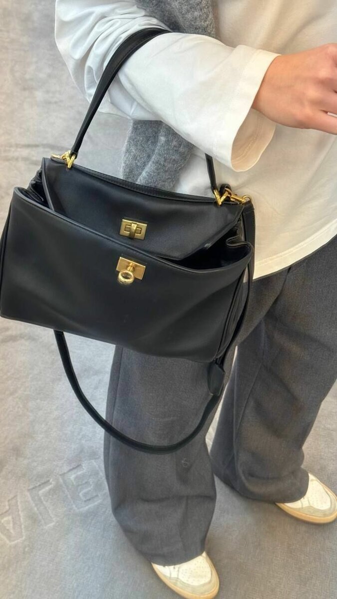 BALENCIAGA