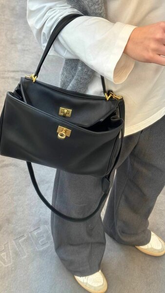 BALENCIAGA