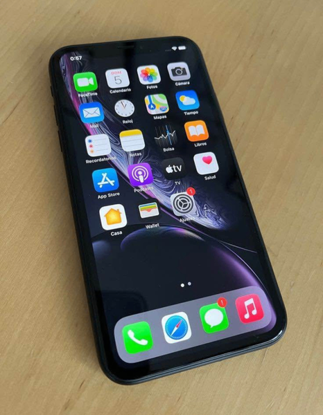 iPhone noir avec écran Retina