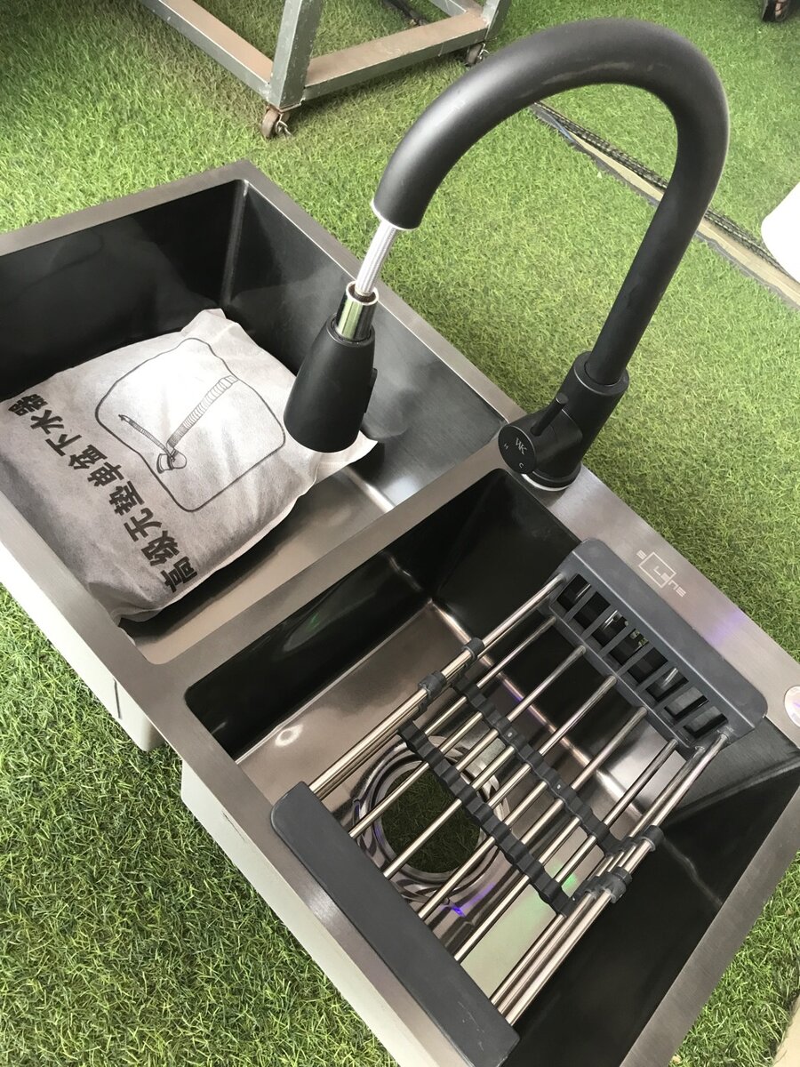 Kitchen sink