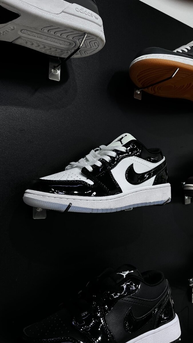 NIKE DUNK LOW