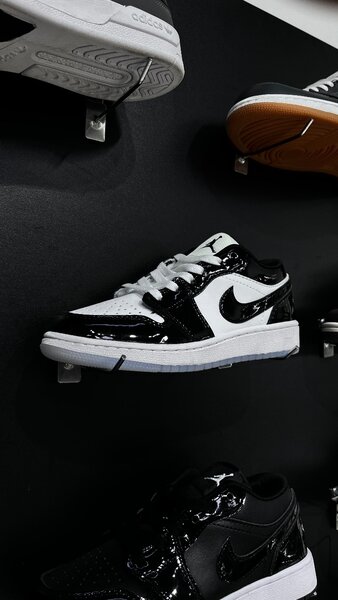 NIKE DUNK LOW
