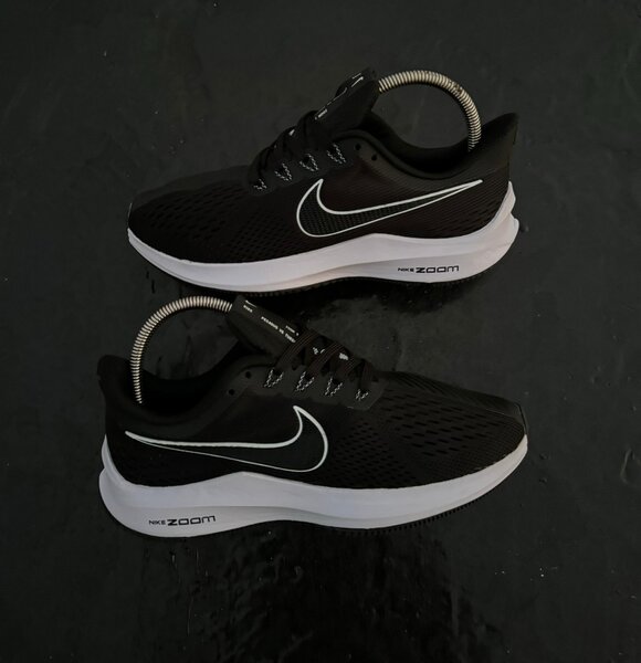 Mr sneakers