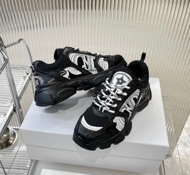 C D sneakers
