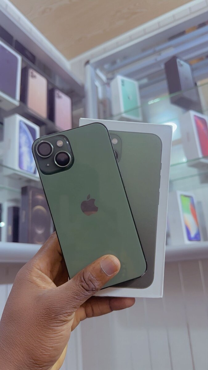 iPhone 13 simple