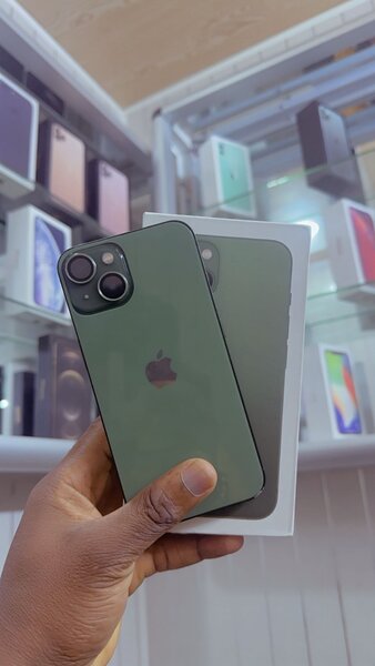 iPhone 13 simple