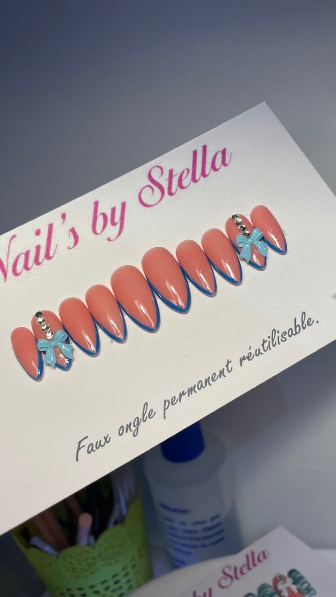 Press on nails