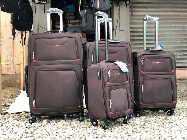 TRAVELING BAG SET