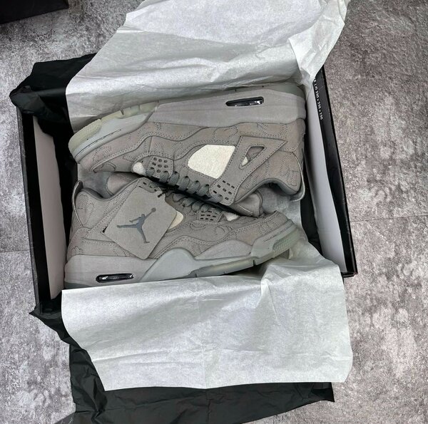 Air Jordan 4