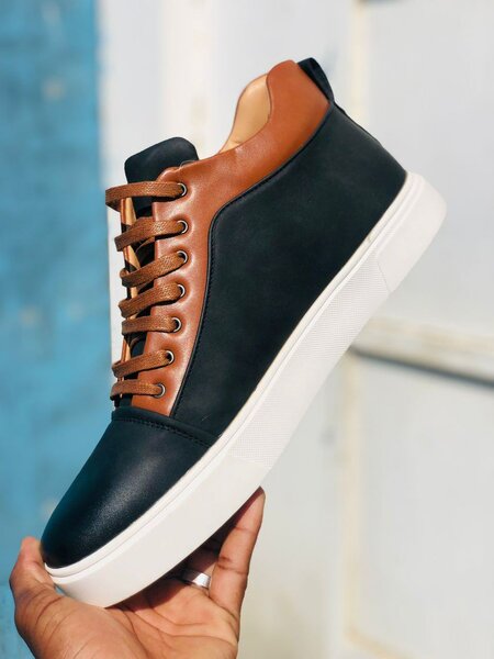 Mans shoes