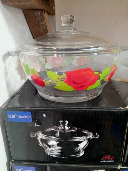 Glass bowl