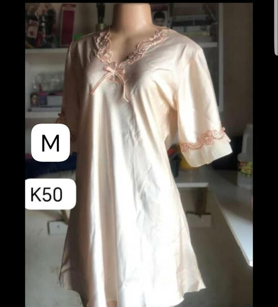 🌸 Elegant Nightdress – Simple & Stylish! 🌸