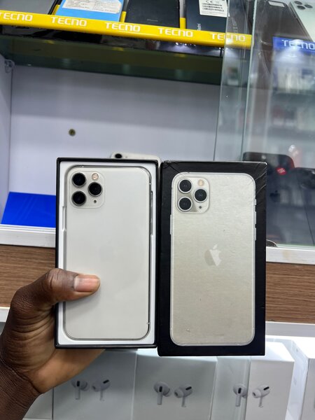 iPhone 11 Pro 64gb avec son carton