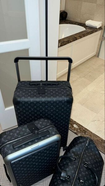 TRAVELING BAG