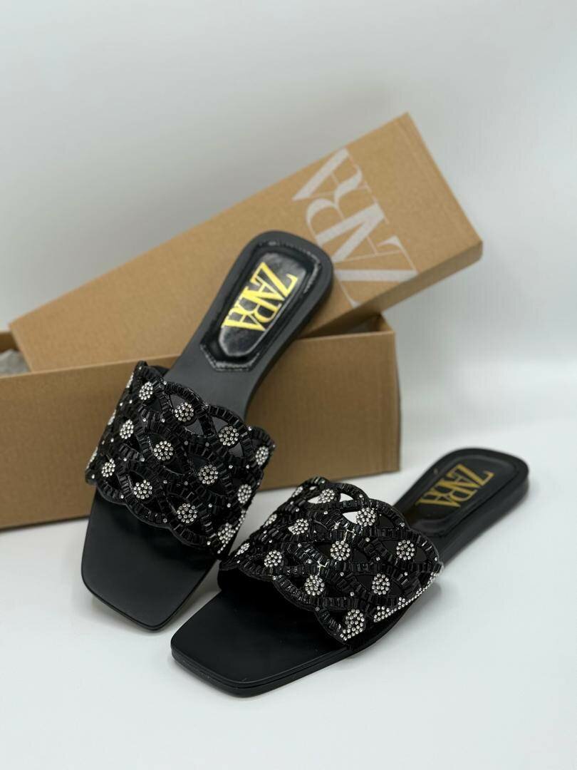 Ladies slippers