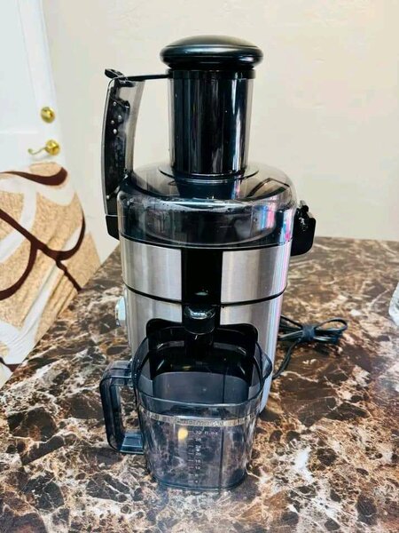 JUICE EXTRACTOR