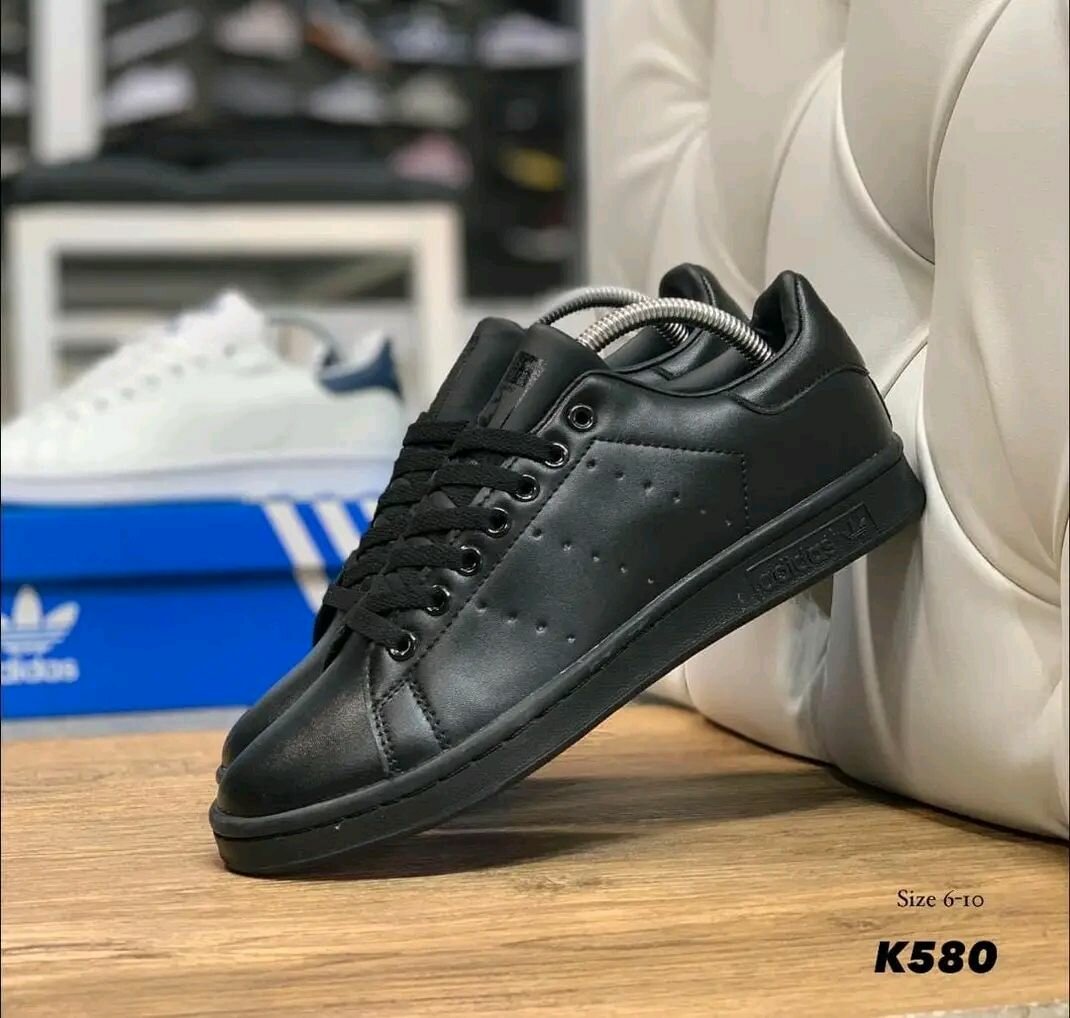 STAN SMITH
