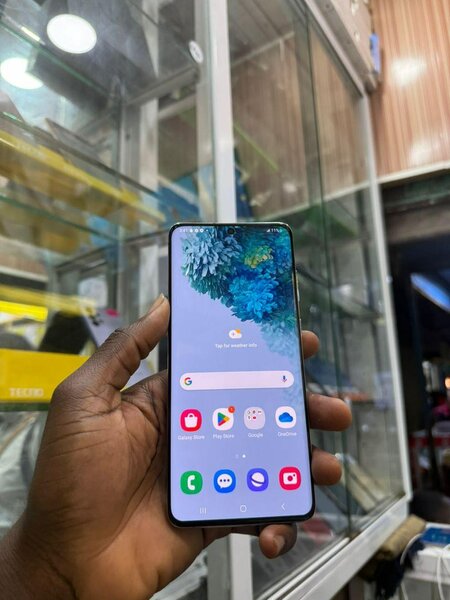 Galaxy s20 plus 128/8 giga ram