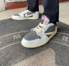 Air Jordan 1 Low