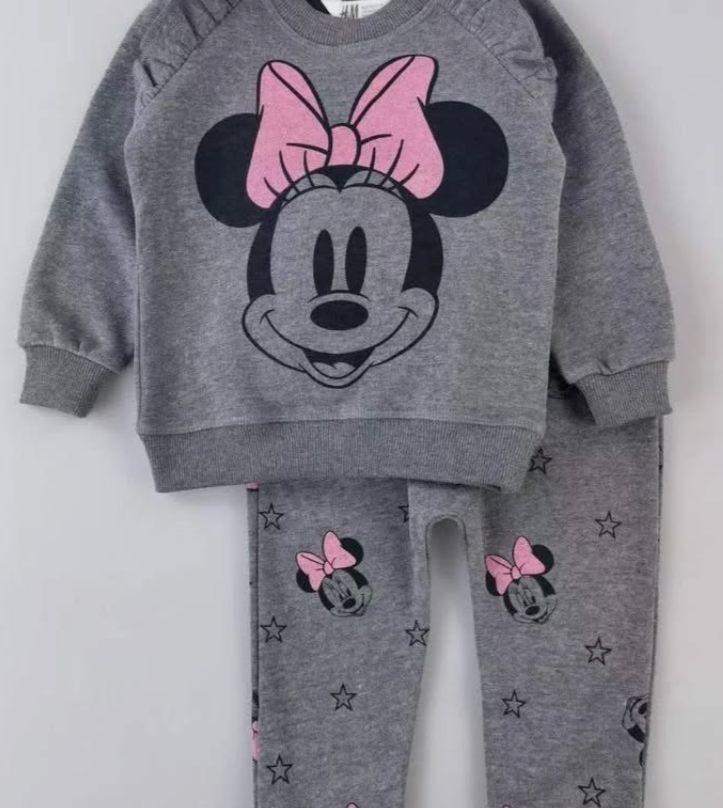 Kid's tracksuits