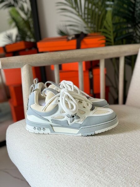 SHOES AVAILABLE