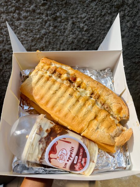 Panini gourmand avec dessert