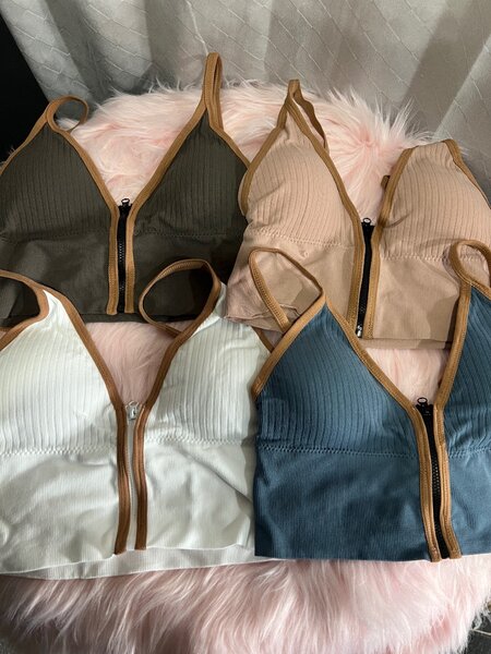 Ribbed zip top