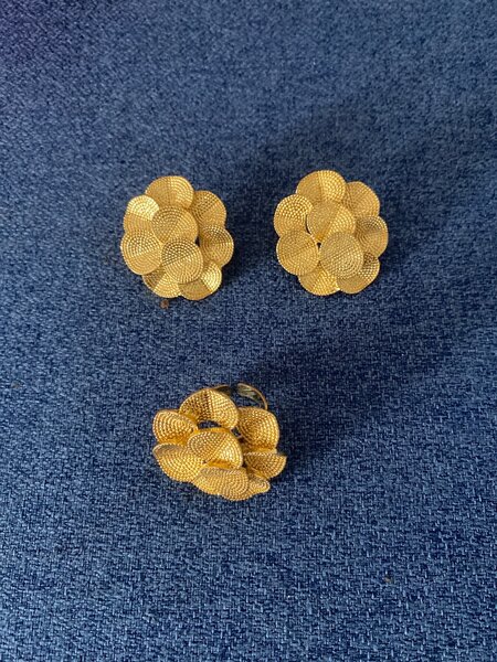 Boucles d'oreilles florales dorées
