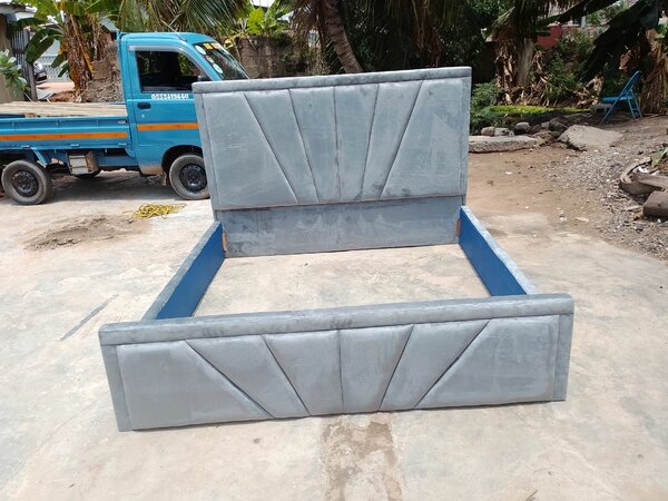 Queen size bed