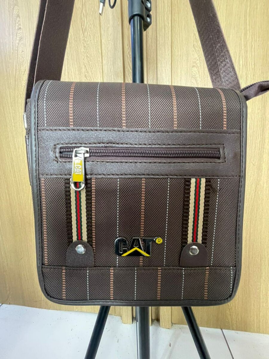 Sac bandoulière CAT élégant