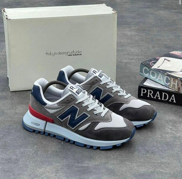 Baskets New Balance 1300