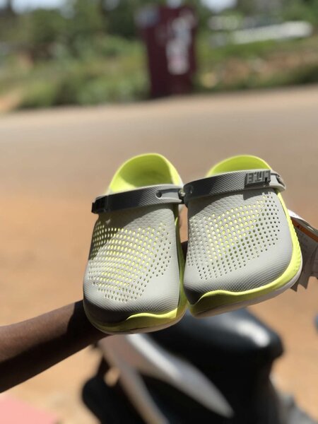 Cross slippers