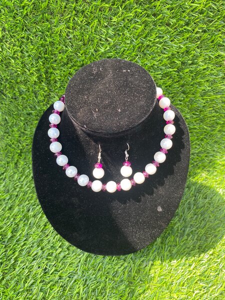 Glass bead