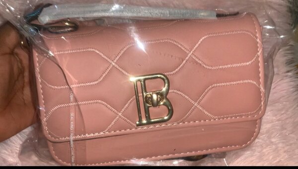 Sac à main en cuir rose