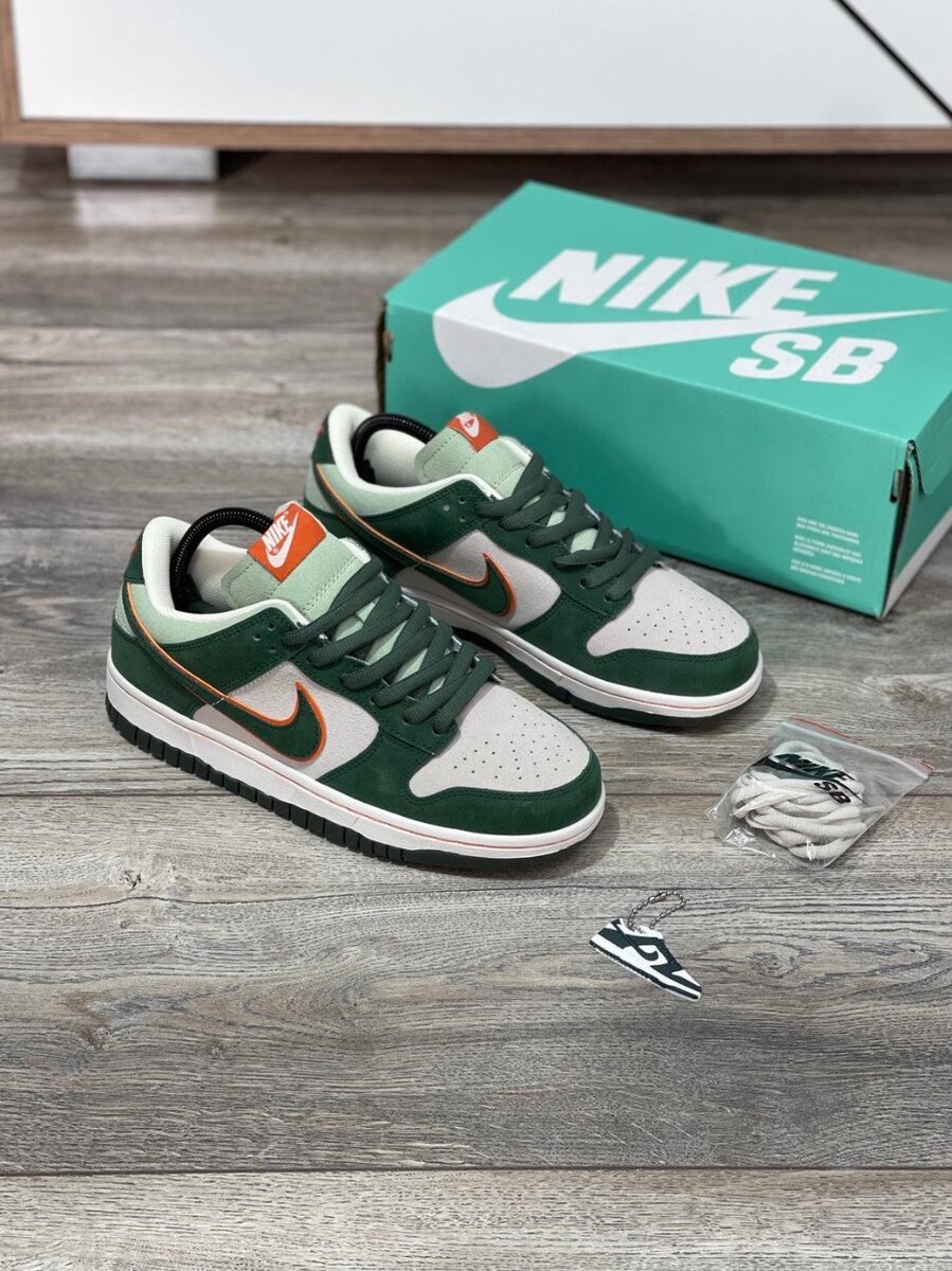 NIKE SB