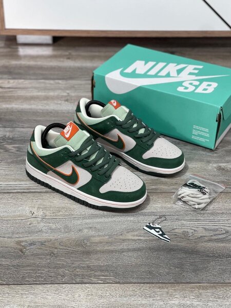 NIKE SB