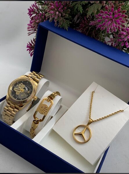 Male watch set available