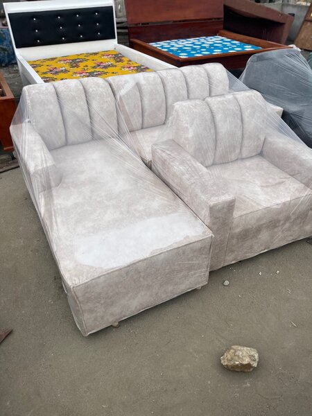 Canapé moderne beige confortable