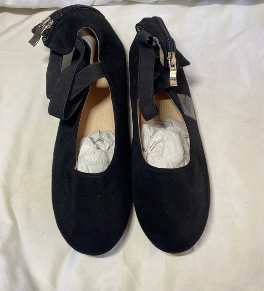 Ladies pumps