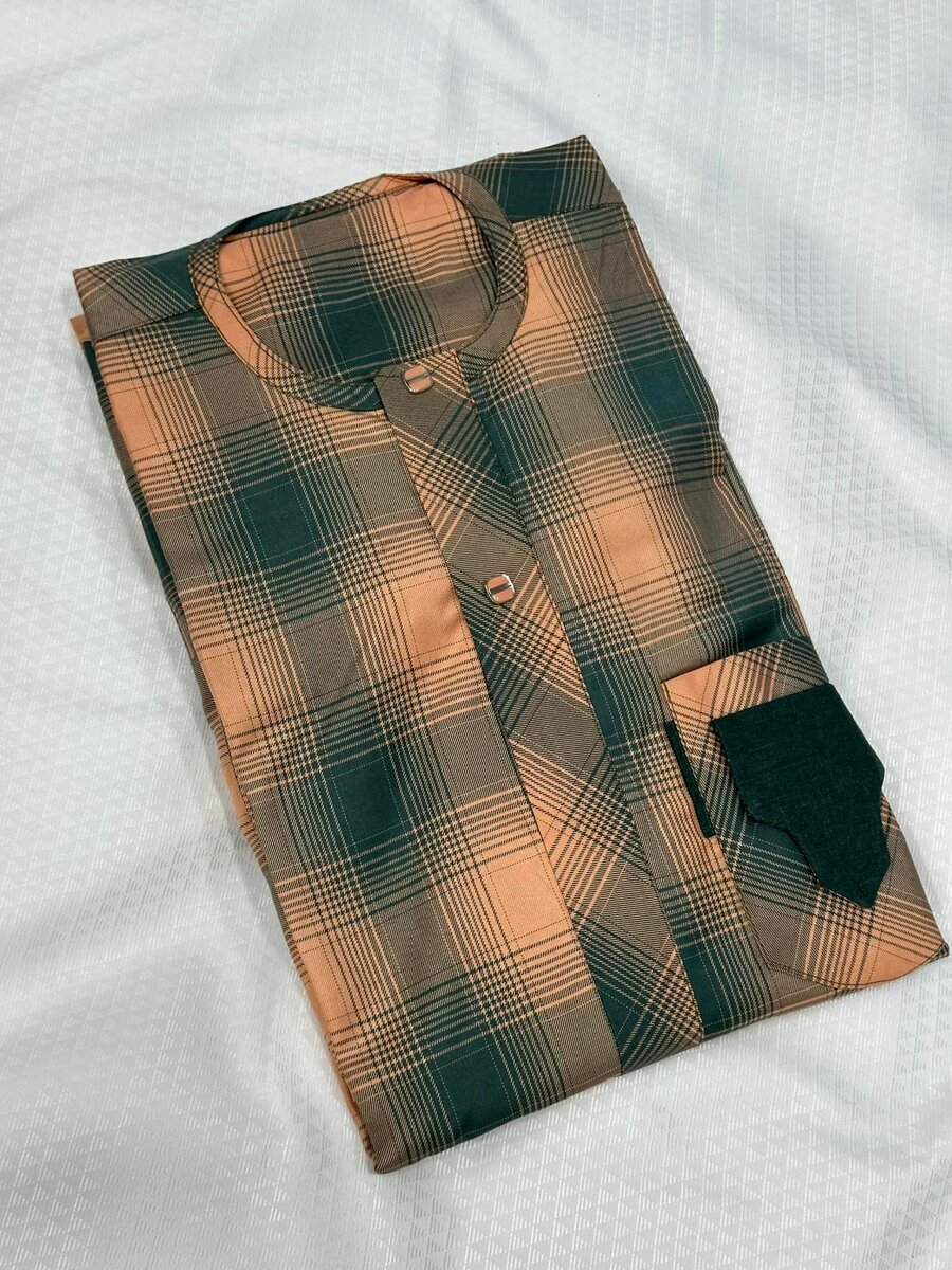 Tunique élégante pour hommes en tissu lafia