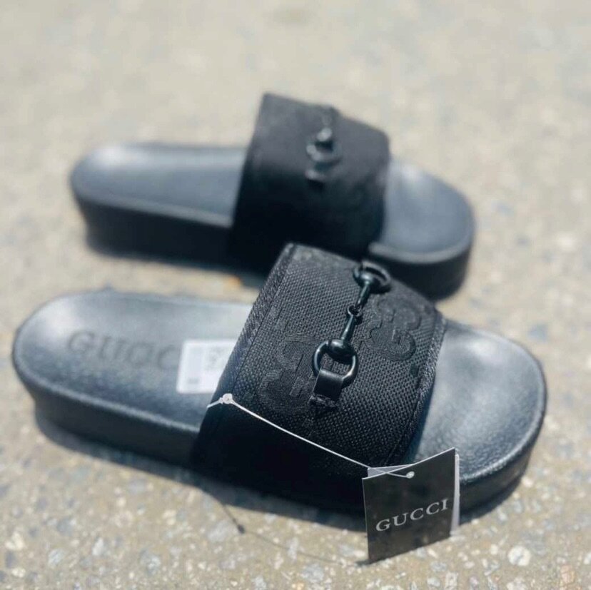 Slippers/slides