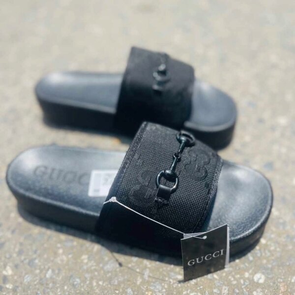 Slippers/slides