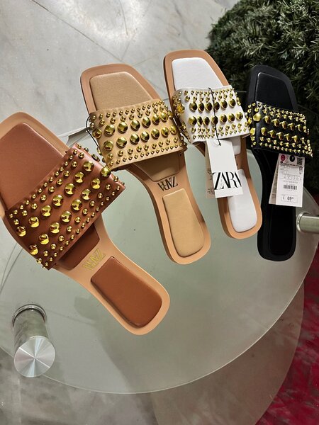 Sandales Zara ( 2 à 15000)