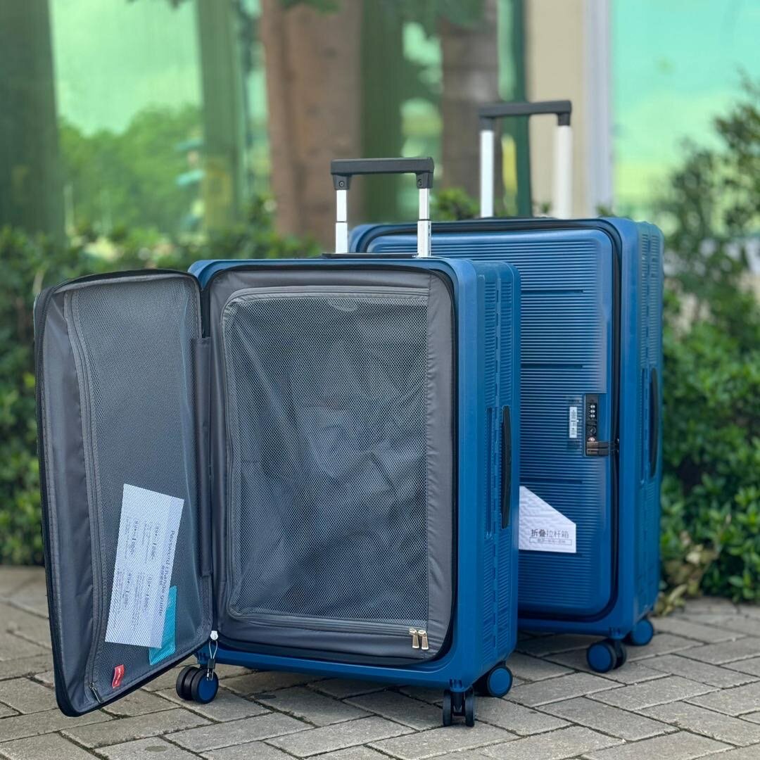 Foldable suitcase