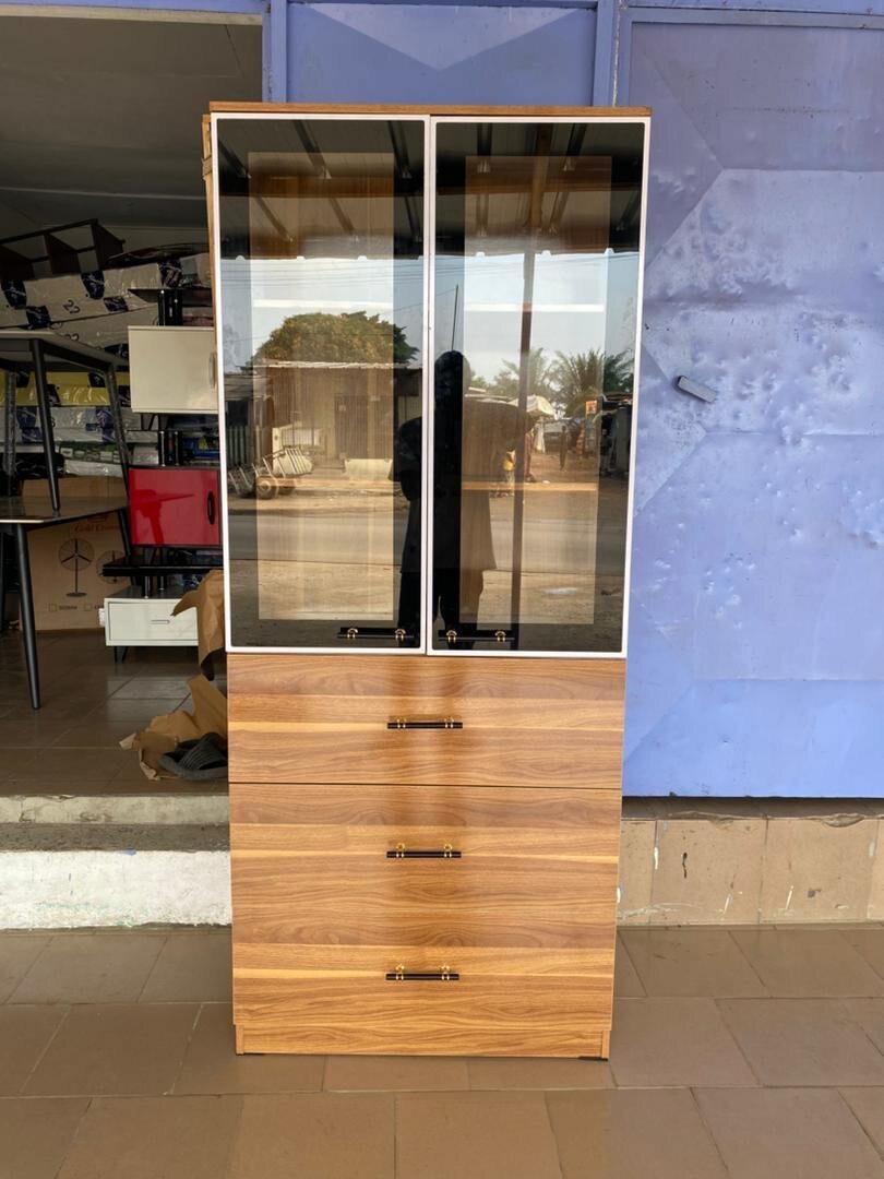 Armoire moderne en bois