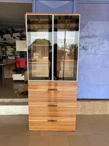 Armoire moderne en bois