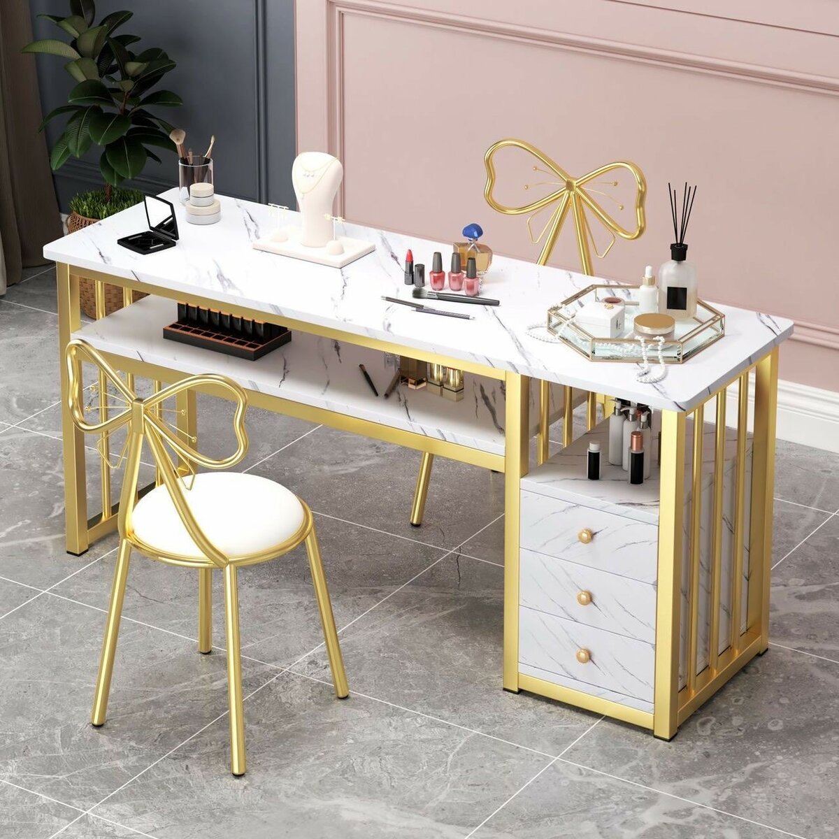 Table d'onglerie élégante