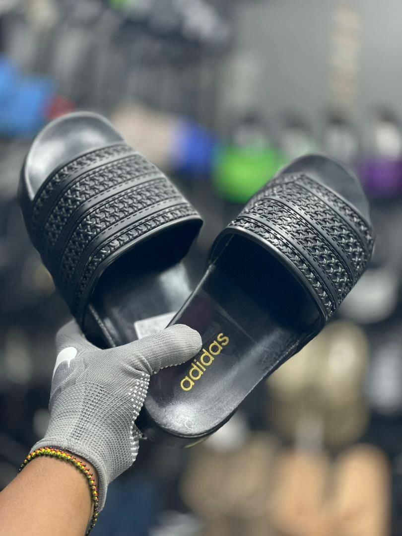 Unisex slides