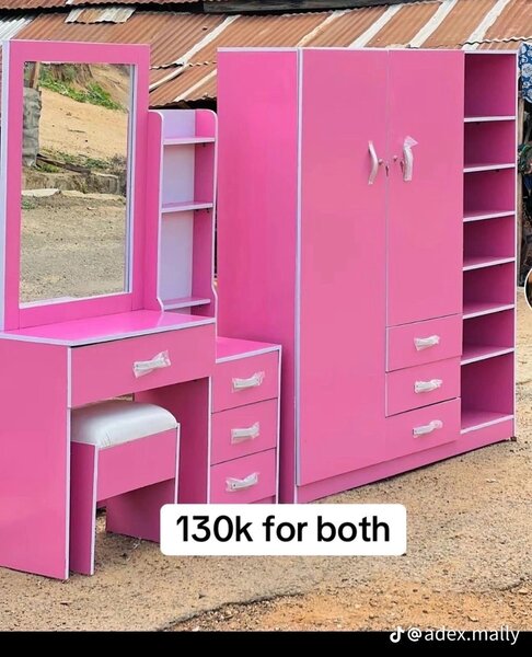 Commode avec miroir moderne