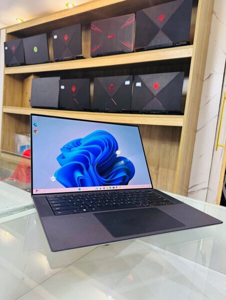 Laptop (DELL)
